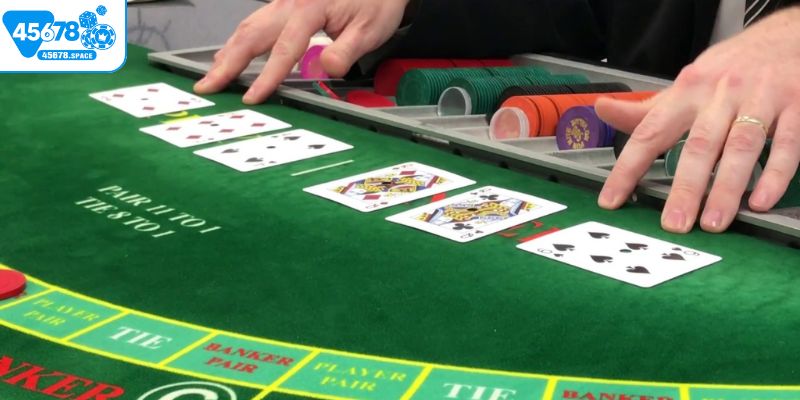 Tìm hiểu cách chơi Baccarat